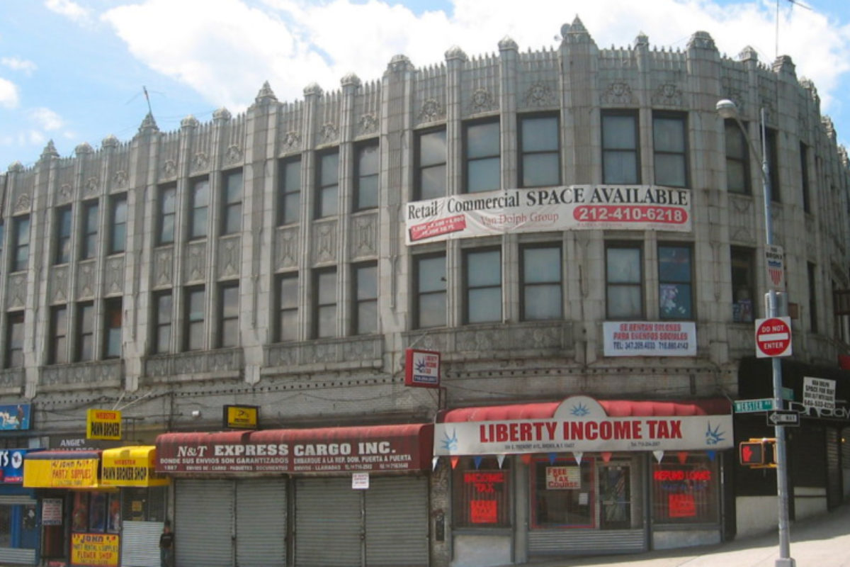 1877 WEBSTER AVE BASEMENT Chestnut Commercial